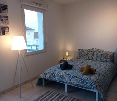 Libourne Apartment | Studio proche de la gare avec le calme des vignes.