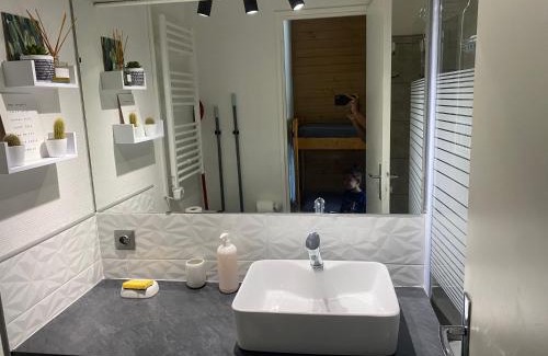 Puy-Saint-Vincent Apartment | Studio Puy Saint Vincent 1600 aux pieds des pistes