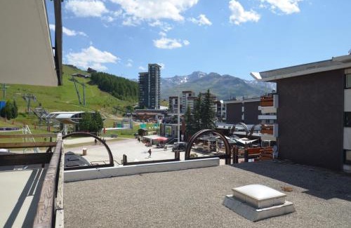 Les Menuires Apartment | Studio rénové avec coin montagne, balcon Sud, au pied des pistes, 4 pers - FR-1-452-360