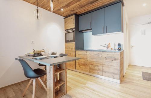 Noes Apartment | Studio rénové et élégant en plein centre