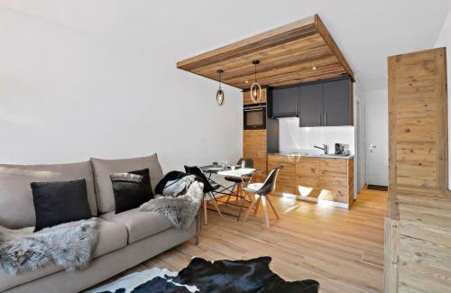 Noes Apartment | Studio rénové et chaleureux en plein centre