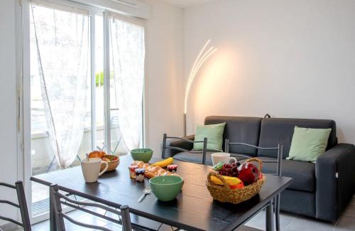Les Moutiers-en-Retz Apartment | Studio Résidence de la Source by Interhome