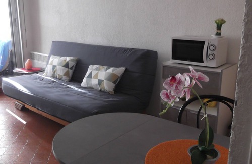 Saint-Mandrier-sur-Mer Apartment | Studio rental