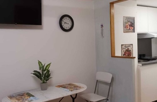 Carnoules Apartment | Studio Romance