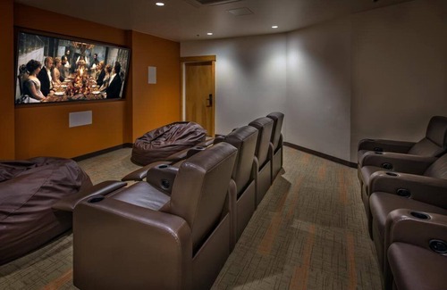 Peak 9 Apartment | Studio room, sleeps 4, near Breckenride Peak 9