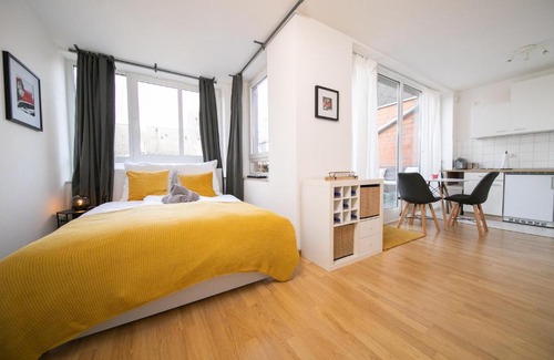 Furth-Sud Apartment | Studio Shiny - Zentral mit Balkon - Messe - Küche