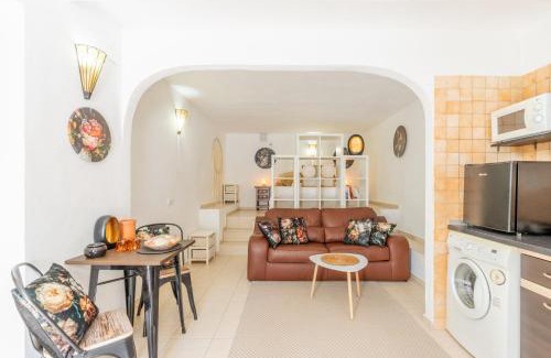 Pinar del Advocat Apartment | Studio Sillero Dos