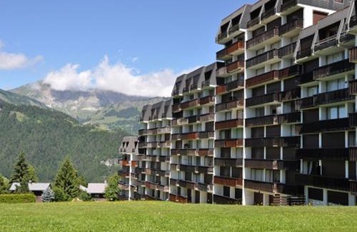 Notre-Dame-de-Bellecombe Apartment | Studio skis aux pieds avec piscine chauffée et tennis - FR-1-505-50