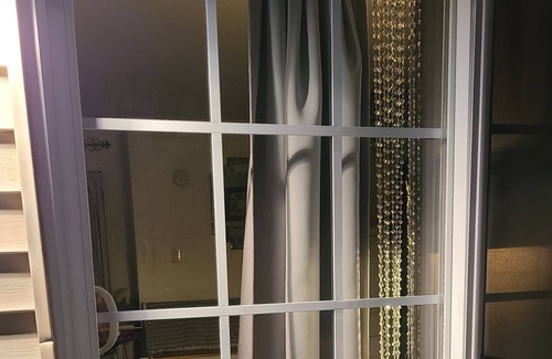 Bay Shore Apartment | Studio Sleeps 2, Brightwaters Farm