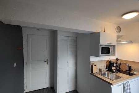 Valenciennes Apartment | Studio "Sous les toits", Proche Hyper Centre et Commerces !