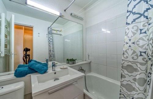 Le Corbier Apartment | Studio Soyouz Vanguard-98 by Interhome