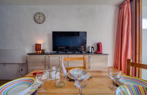 Le Corbier Apartment | Studio Soyouz Vanguard-102 by Interhome