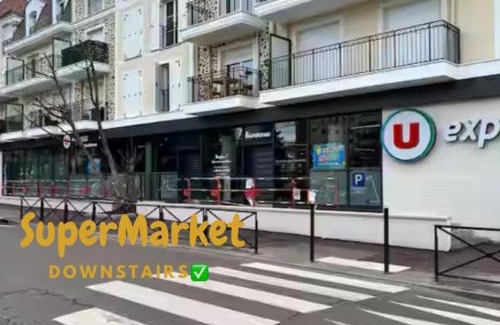 Les Perroquets Apartment | Studio Spacieux 4 Personnes avec Terrasse privée & Bureau - Gare à 4min, Paris en 30min