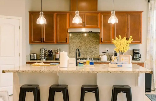Lathrop Apartment | STUDIO SUITE w/private entrance - Central Valley