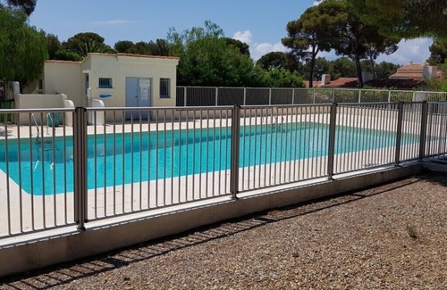 Les Issambres Apartment | Studio. Terrace. Swimming pool. Sea view. Beach.