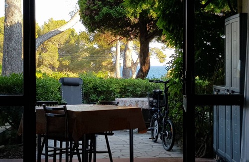 Les Issambres Apartment | Studio. Terrace. Swimming pool. Sea view. Beach.