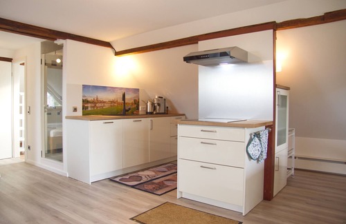 Dolzschen Apartment | Studio Traumzeit mit Balkon in Vorstadtvilla