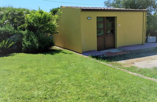 Alghero Apartment | Studio 'Ulivo' with Shared Pool, Wi-Fi and Air Conditioning