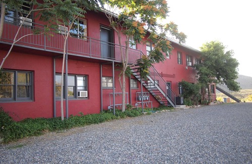 Clarkdale Apartment | Studio Unit with king size bed!