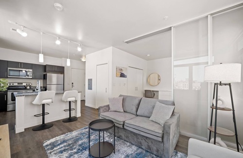 Fifth Ward Apartment | Studio View Of Downtown Near Lake Michigan