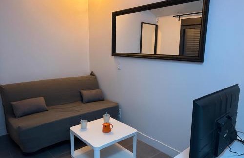 Republique - Tolstoi Apartment | Studio villeurbanne
