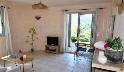 Saint-Florent Apartment | studio, vue sur mer et montagne