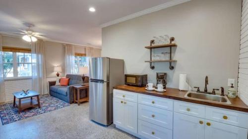 Thunderbolt House | Studio w Gazebo & Pool-Swanky Savannah Style