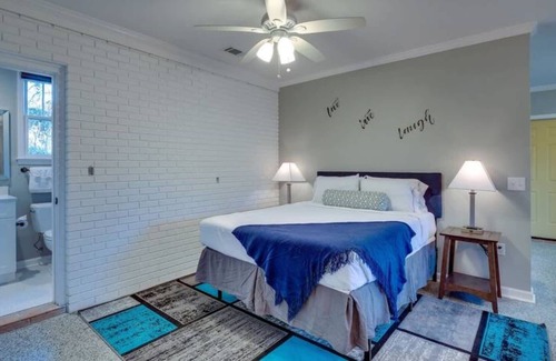 Thunderbolt House | Studio w/ Pool & Gazebo-Swanky Savannah Style