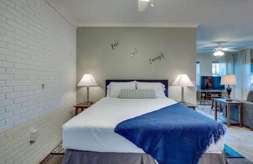 Thunderbolt House | Studio w/ Pool & Gazebo-Swanky Savannah Style