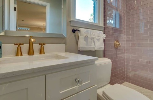 Thunderbolt House | Studio w/ Pool & Gazebo-Swanky Savannah Style