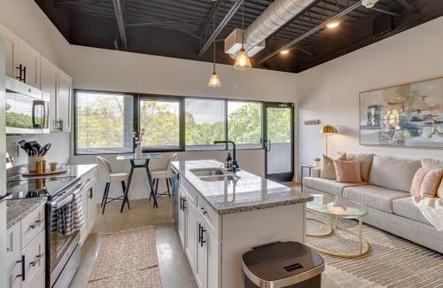 Nashville Apartment | Studio with 2 Queen Beds 7 mins to Broadway