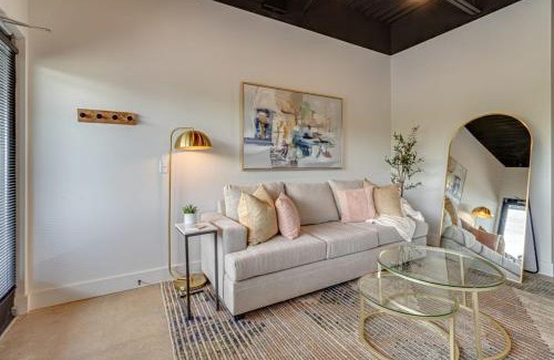 Nashville Apartment | Studio with 2 Queen Beds 7 mins to Broadway