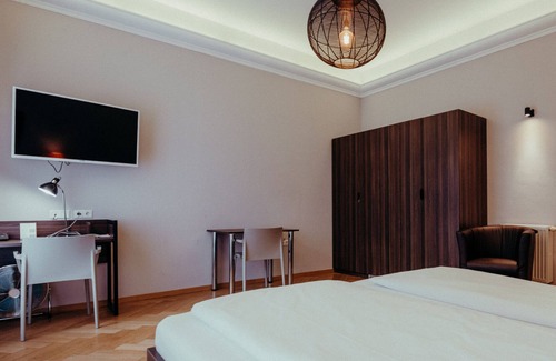 Weststadt House | Studio with balcony and your own fully equipped kitchenette