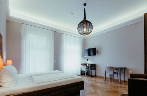 Weststadt House | Studio with balcony and your own fully equipped kitchenette