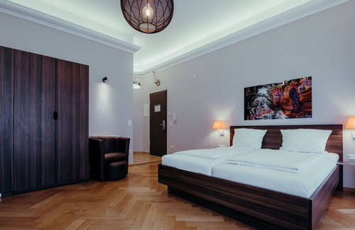 Weststadt House | Studio with balcony and your own fully equipped kitchenette