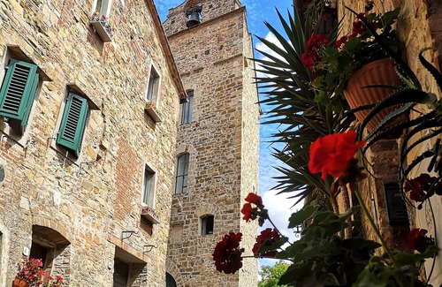 San Donato in Poggio Condo | STUDIO WITH BALCONY AND POOL: The Compagnia del Chianti