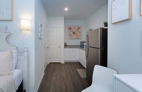 Goose Creek Apartment | Studio with Hot Tub 20 min to Downtown and Beaches