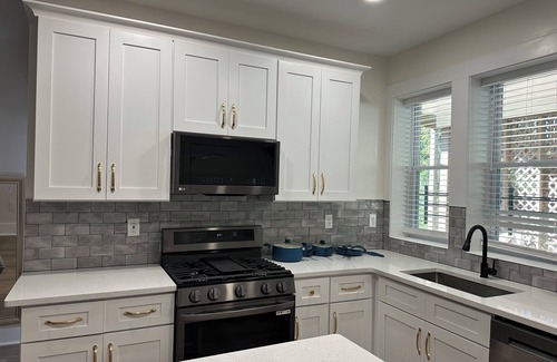 East Side Apartment | Studio with king bed full kitchen walking to Kroger and bus East ATL Village