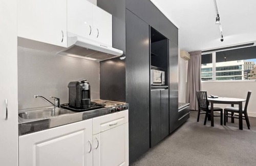 Spring Hill Apartment | Studio with Kitchenette in Spring Hill