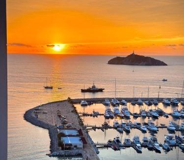 Historic Center Apartment | Studio with Marina View