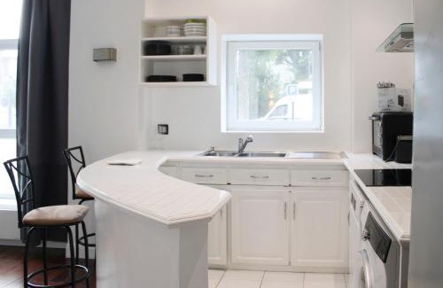 Bois-Colombes Apartment | Studio with patio 15 min by subway from Paris