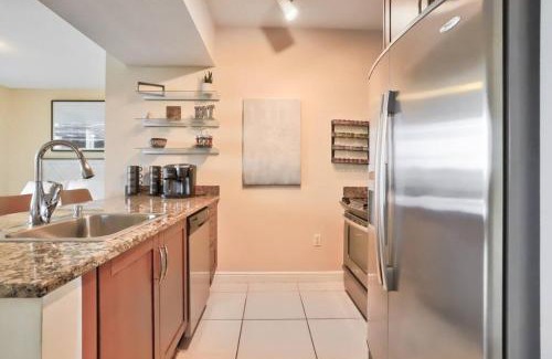 Boynton Beach House | Studio with rooftop pool in Boynton Beach
