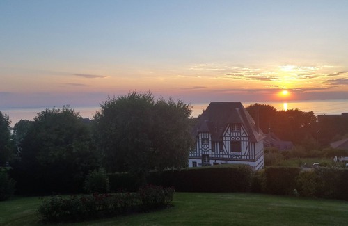 Trouville-sur-Mer Apartment | STUDIO with SEA VIEW BALCONY