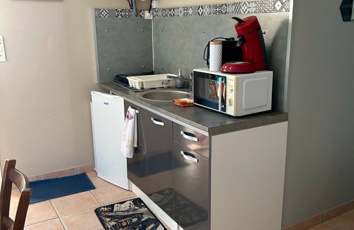 Montayral Apartment | Studio "" with Shared Pool, Wi-Fi and Air Conditioning