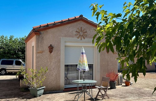 Montayral Apartment | Studio "" with Shared Pool, Wi-Fi and Air Conditioning