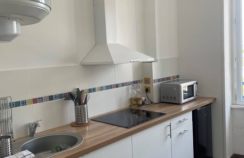 Downtown Apartment | Studio with small sea view, close to the castle