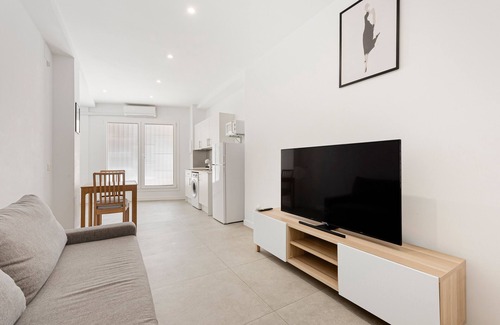 Cruz de Humilladero Apartment | Studio 'Zona's Estacion De Tren' with Wi-Fi and Air Conditioning