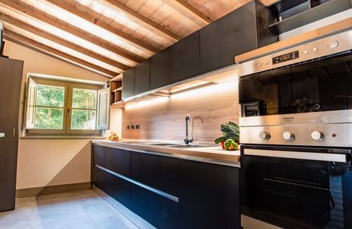 Passignano sul Trasimeno House | Stunning private villa with WIFI, private pool, A/C, TV, patio, pets allowed and parking