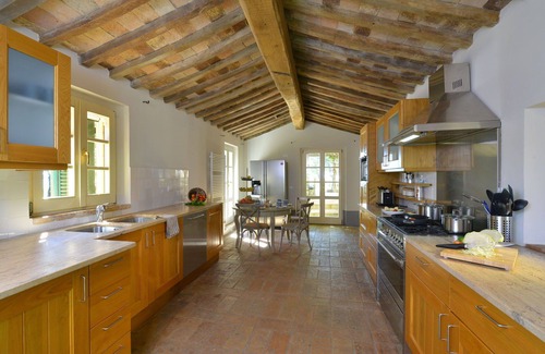 San Casciano dei Bagni Villa | Stunning private villa for 10 people with private pool, WIFI, TV, patio and panoramic view