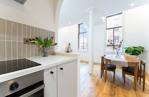East End Apartment | Stunning 1-bdr Boutique Flat - Glasgow City Centre